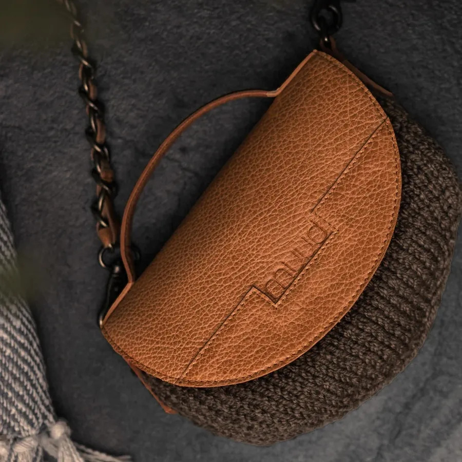 Крышка "Camila" для сумки с ручкой и пришивной кнопкой Muud