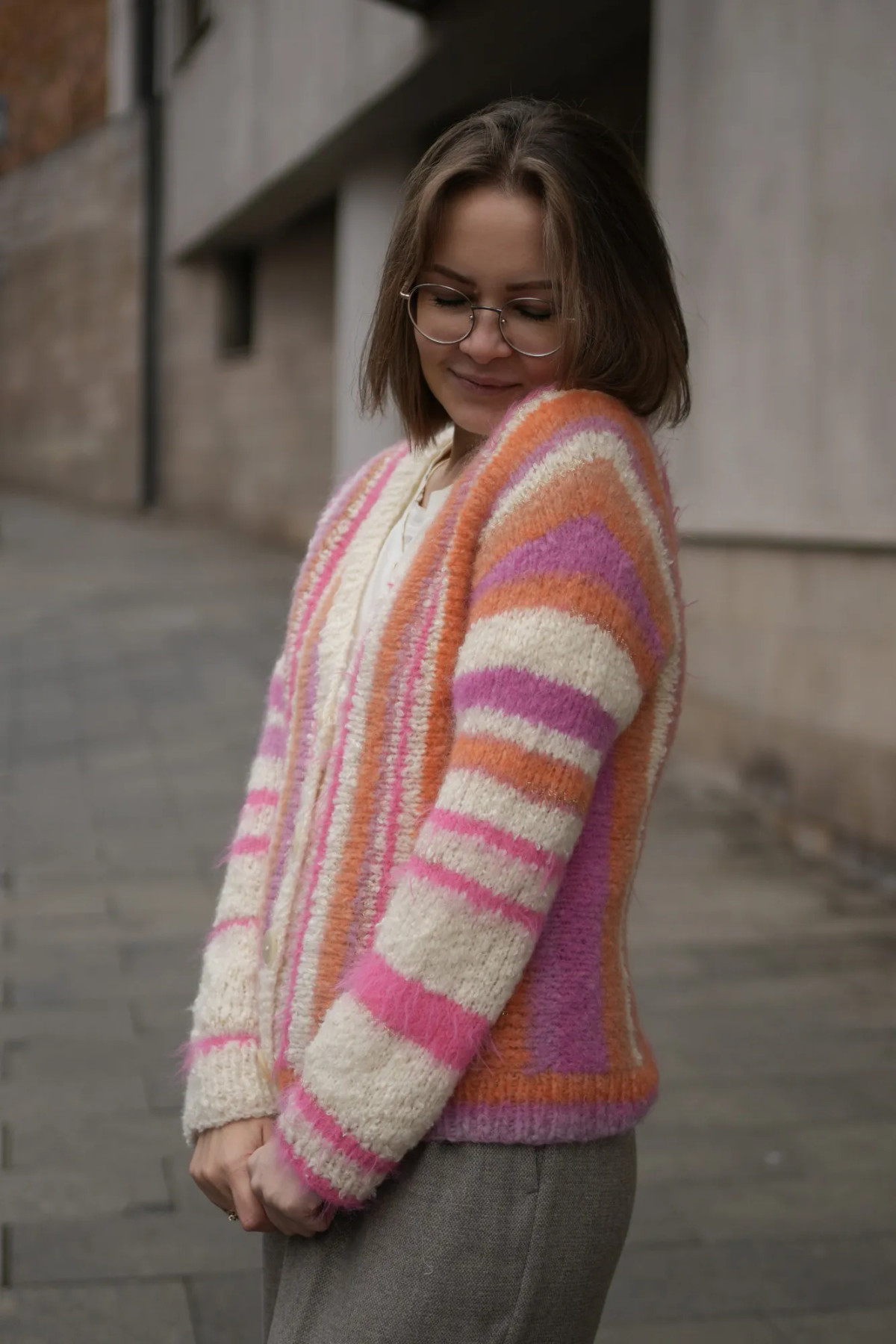 Описание для вязания кардигана спицами поперек