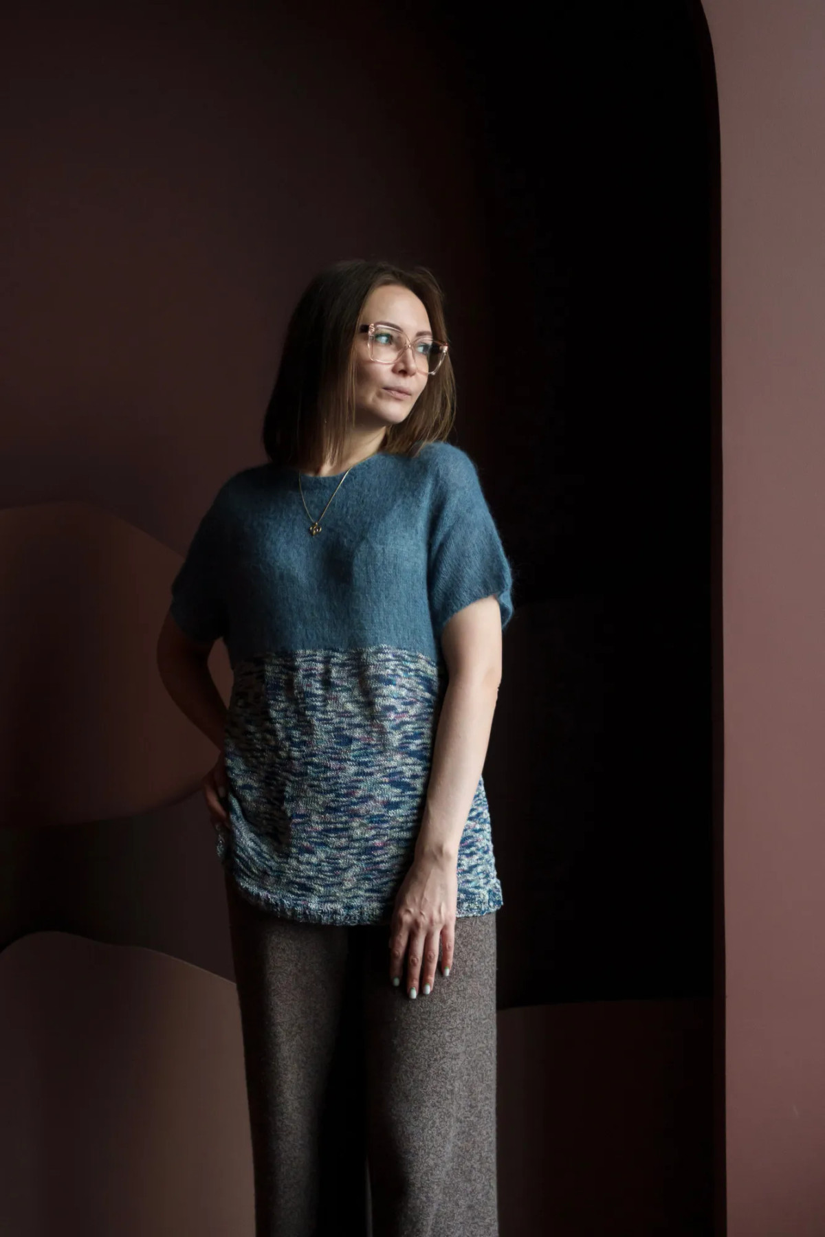 Описание для вязания спицами футболки