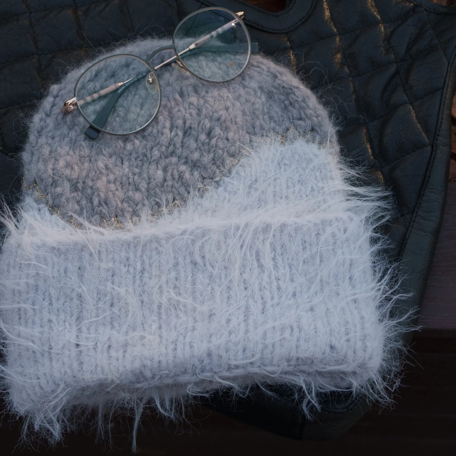 Описание для вязания спицами шапки интарсией «млечный путь»